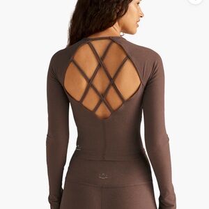 **NWT** Beyond Yoga long sleeve tee - Size L - Truffle color